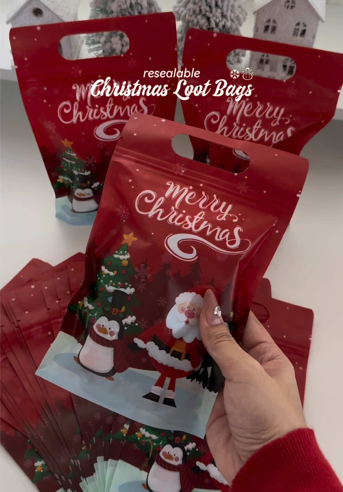 Christmas loot bags for treats and candies! Resealable na at affordable pa 😍🎅🎄🎁 #christmaslootbags #christmas #resealablelootbags #lootbags #christmasgift 