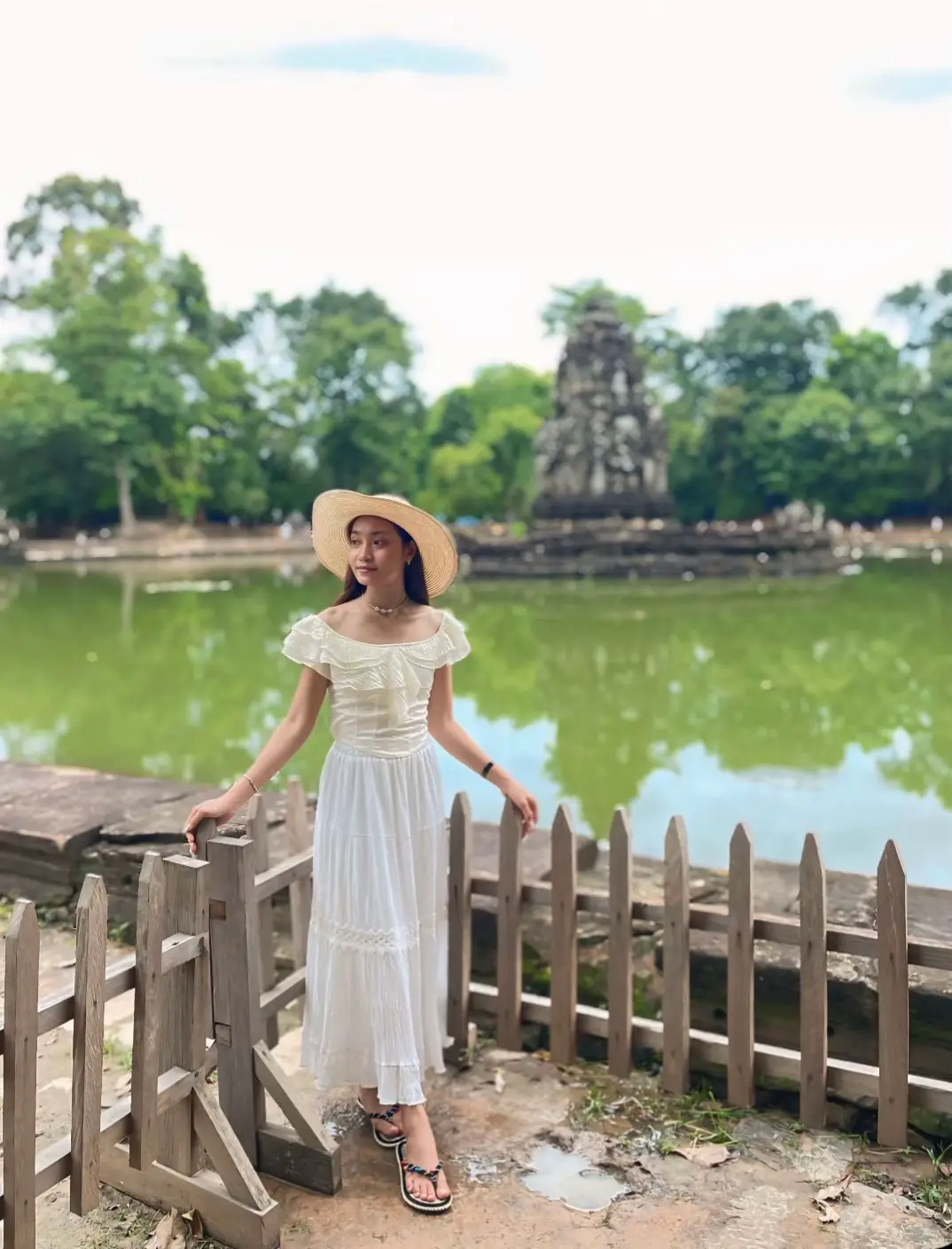 Song អីក៏ពិរោះម្លះ #ប្រាសាទនាគព័ន្ធ 