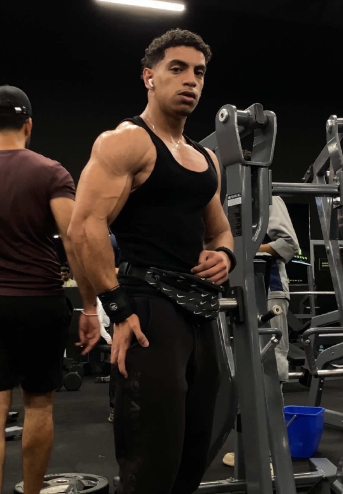 triceps exercises for bigger arms 🦍 P.S: qsem had les exercices ela hsab split dyalk  #gym #tricepsworkout #calisthenics #viral_video #fyp? 