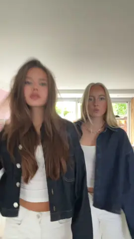 We’re backk🤍 #fy#fypypp #dance #twin #inspo 