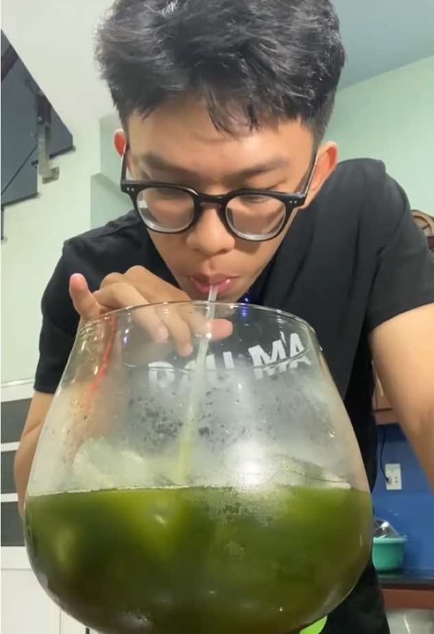Thử thách làm ly rau má siêu to khổng lồ 3,6 lít #36 #rauma  #sieutokhonglo