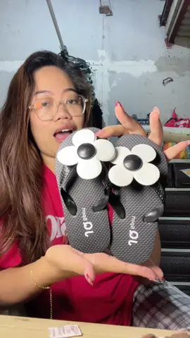 parang 2in1 na may slippers na may sandals na din. 💗 #flipflops #kidsflipflops #slippersforkids #flipflopsforkids #comfy 