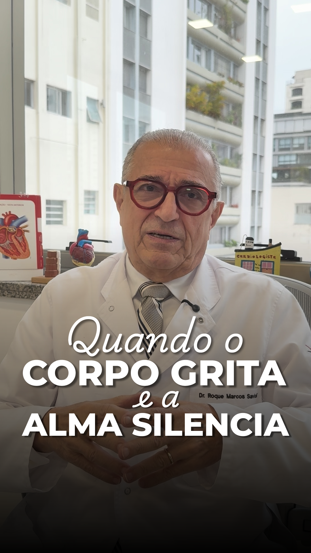A ansiedade é como um alarme no seu corpo, um sinal para parar e ouvir. Ela se manifesta em dores, cansaço e na mente agitada, mostrando que algo precisa da sua atenção. Não ignore esses avisos, pois eles são o corpo pedindo uma pausa para a sua alma se reconectar. Você não está sozinha nessa jornada. Compartilhe sua experiência nos comentários e vamos construir juntos um espaço de apoio e compreensão.