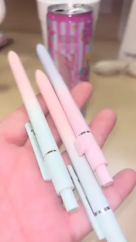 The IT pen! Non-smearing and fine point gel pen. 🚨Flash sale and free shipping! #gelpens #finepoint #nursesoftiktok #freeshipping #teachersoftiktok 