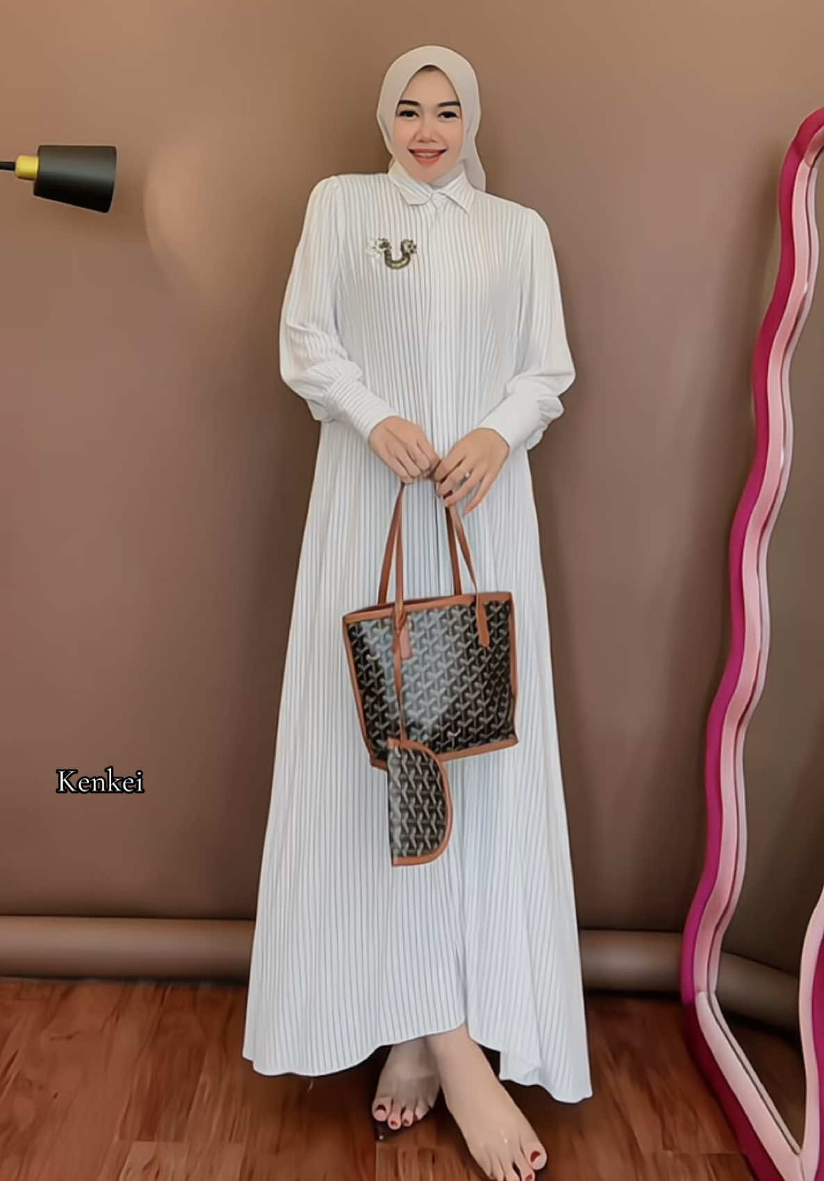 Putih anggun banget dipake 🤍🤍🤍 #gamiskekinian #gamis #gamiscantikmurah #ootdhijabstyle 