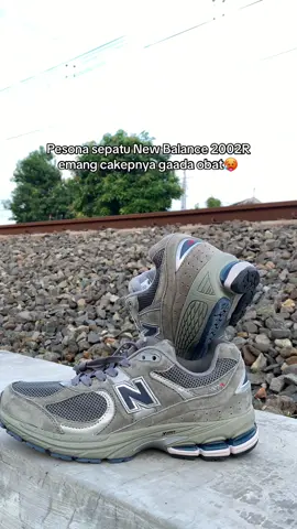 Yakin gamau beli sepatu ini guys?  #sepatu #sepatupria #newbalance #fyp #sepatusneakers 