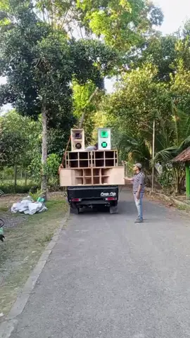 panggah budal  masio rong cet