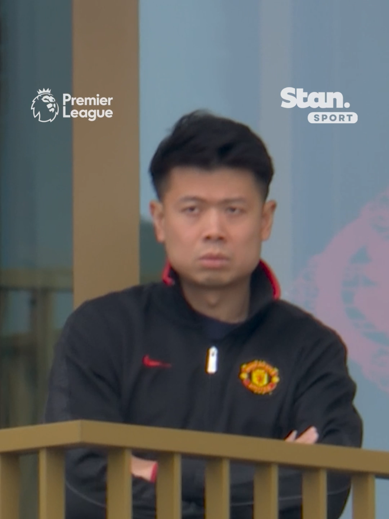 B̶e̶s̶t̶ worst seat in the house for this Manchester United fan at Brentford 🙃 ↳ Premier League. Live & On Demand with 4K on Football’s New Home, Stan Sport. Stream now. #StanSportAU #PremierLeague