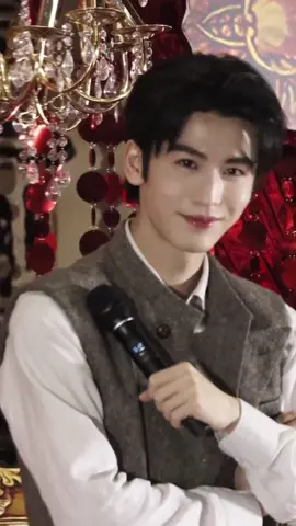 [25.09.27] Zhang Ling He❤️ Hôm nay đóng máy phim “ Vượt Quá Giới Hạn”.. Tạm biệt cậu 2 Mộ Dung Thanh… Nghe nói hôm nay Hạch Đào được anh khao no nê đến mức buồn ngủ luôn mà #zhanglinghe #truonglanghach #thinhhanh #virral #trending 