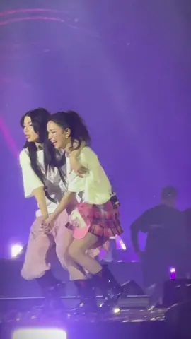 Coi vie up ảnh bé nhà toi nè 😒😒#LyHan #emxinhsayhi #xuhuong 