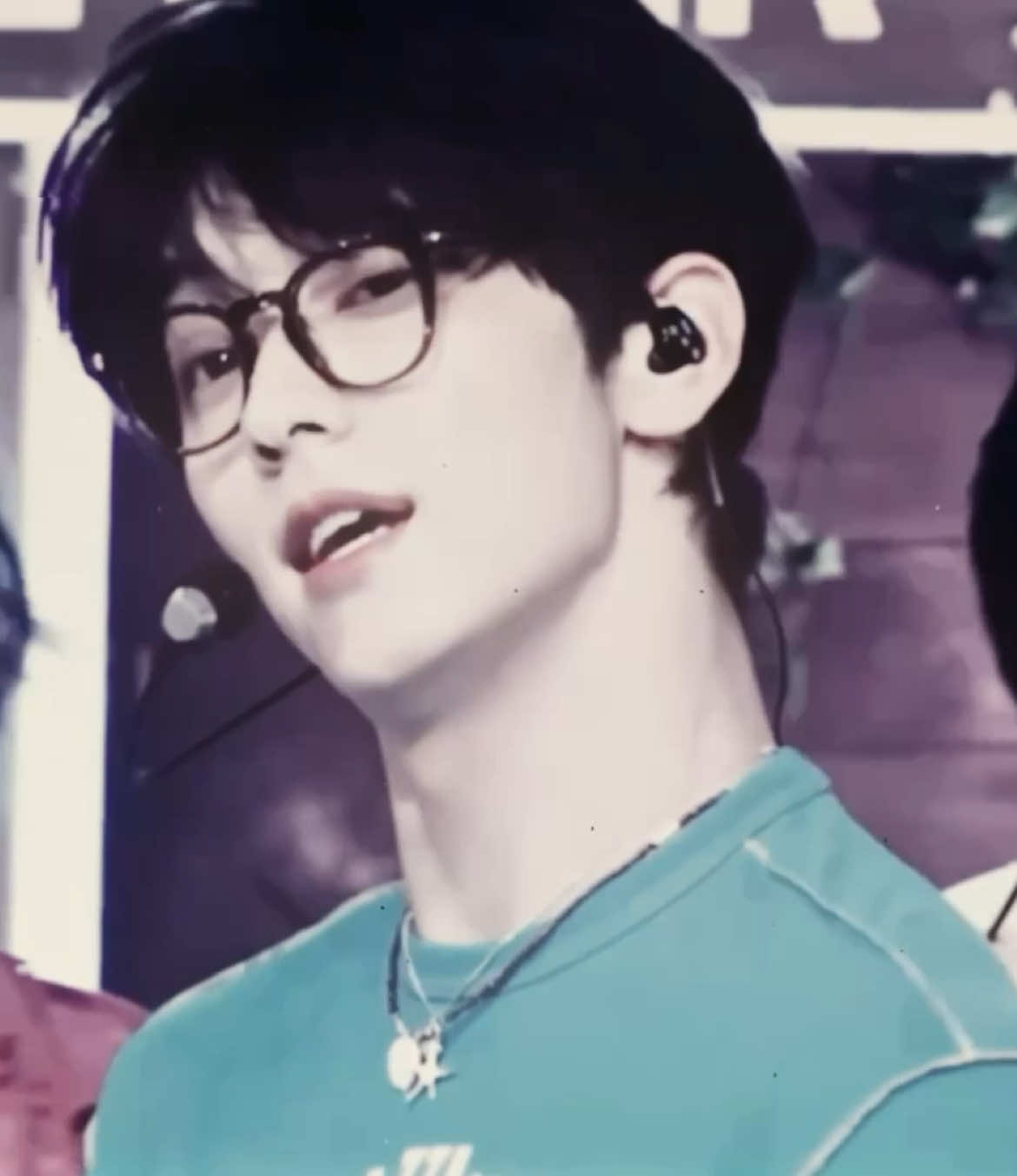 #SOOBIN being a responsible guy 😩 #tomorrow_x_together #txt #choisoobin #fy soobin tears sabrina carpenter edit 