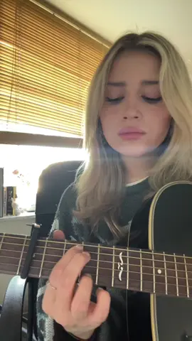 smth different :o #singersongwriter 