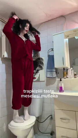 meraba yeni şarkım bini koca nerda