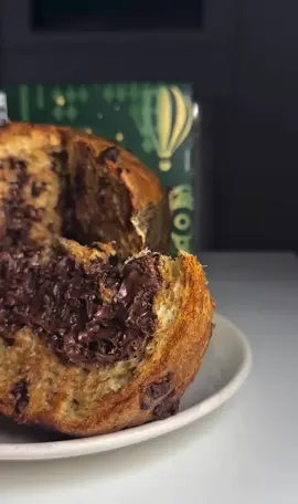 O clássico que todos amam!! 🥰 Nosso Panettone Trufado de Chocolate ao Leite é pura tentação: massa fofinha e recheio cremoso. Uma delícia, conquista corações…  #cacaushow🍫 #lojacacaushowpalmira  #natal #trend #viral 
