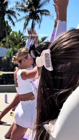 Guday Yoga Class 💜🤸🏻‍♀️  @Manuela Cit @DUDA GUERRA★ @VALENTINA ARCHER daily ✨ @Dani Freire @saratorazzi 