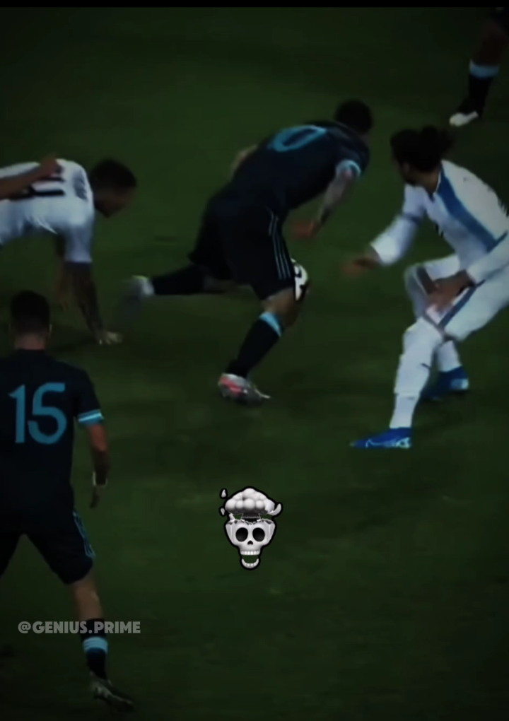 Messi skills solo 💀🔥 #messi #barcelona #dribbling #footballtiktok 
