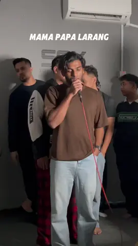 Mama Papa Larang - @Judika.Official  Dengar sampai habis okayy ! Ada suara champion GV8 😍  🎙️: @K a i    D e v a  @Aliff Aziz  @Aqil Azhad @IZZALANUAR @Chapyt's @AZIQSUKOR @MierulHazly🚶🏻‍♂️ @SHAH NAZMI #mamapapalarang #fyp 