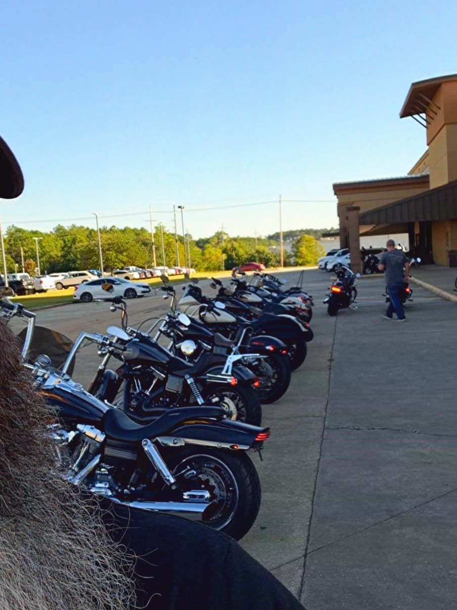 The sound of motorcycles first thing in the morning. Good Morning World  #harleydavidson #motorcycle #biker #FYP #fall 