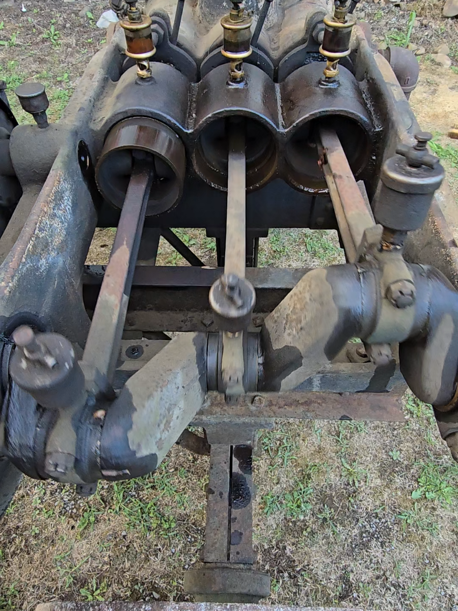 I love the open crank and the crazy look on the Domestic pump. #engine #pump #crazy #crank #mechanic 
