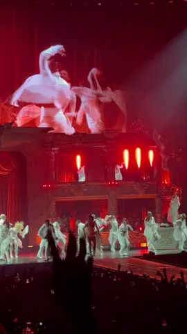 You and me could write a bad romance #mayhem #ladygaga #mayhemballtour #mayhemball #sesttle @ladygaga 