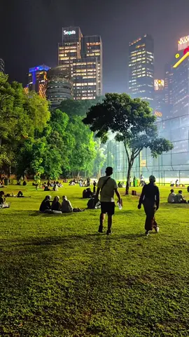vibes dari samping lapangan softball GBK..  #gbk #jakarta #citylightsjakarta #citylightvibes #fyppppppppppppppppppppppp 