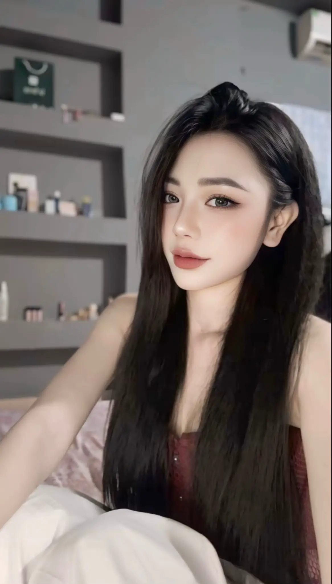 em không quan tâm nyc của anh, không muốn pass mxh của anh là gì, các mqh anh ra sao hãy kể cho em size giày của anh, đội bóng anh thích, áp lực của anh, lý do anh đăng lại những video đó, bài hát anh hay nghe và anh có thích ở cạnh em không?