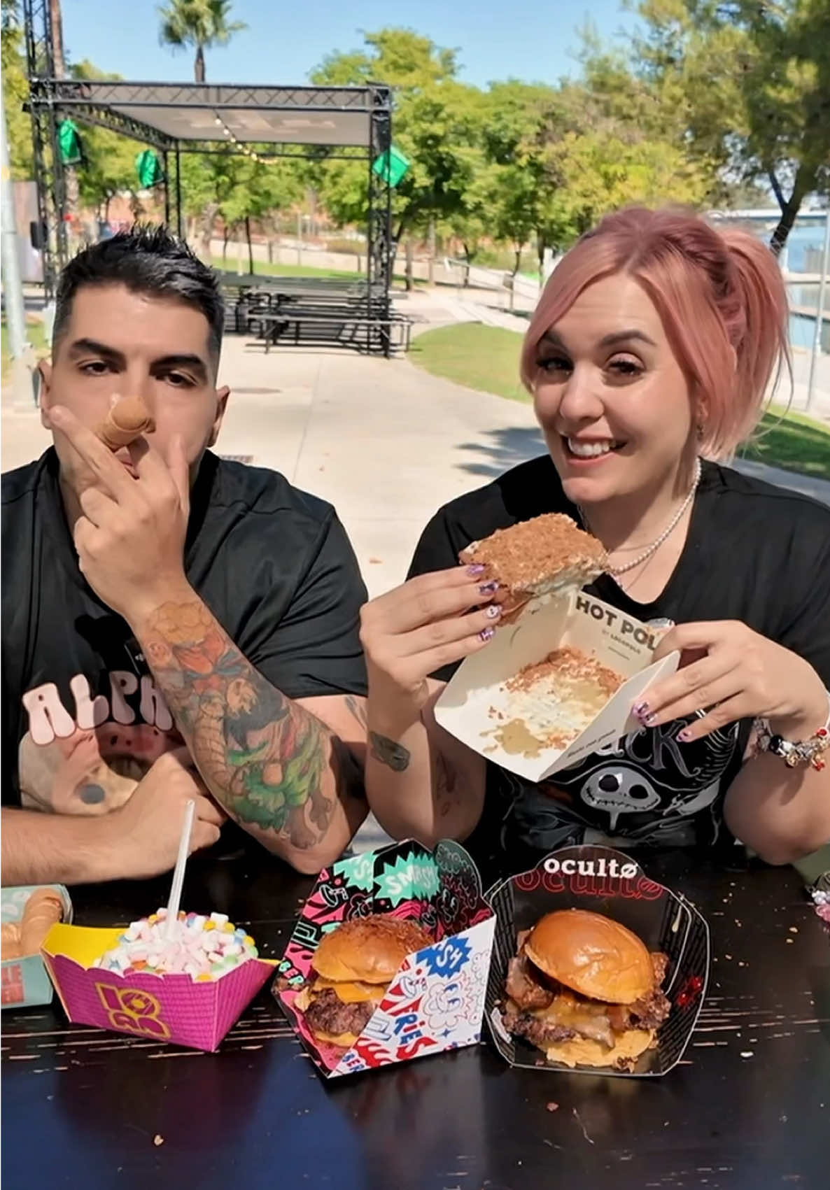 ✨ publi 🍔 Si quieres hacer esperar a alguien que sea en @thechampionsburger en SEVILLA 📅 Del 25 de septiembre - 5 octubre  📍Parque Fernando Magallanes   Lo mejor siempre os lo dejo al final del vídeo 😂 #Foodie #championsburger #humor