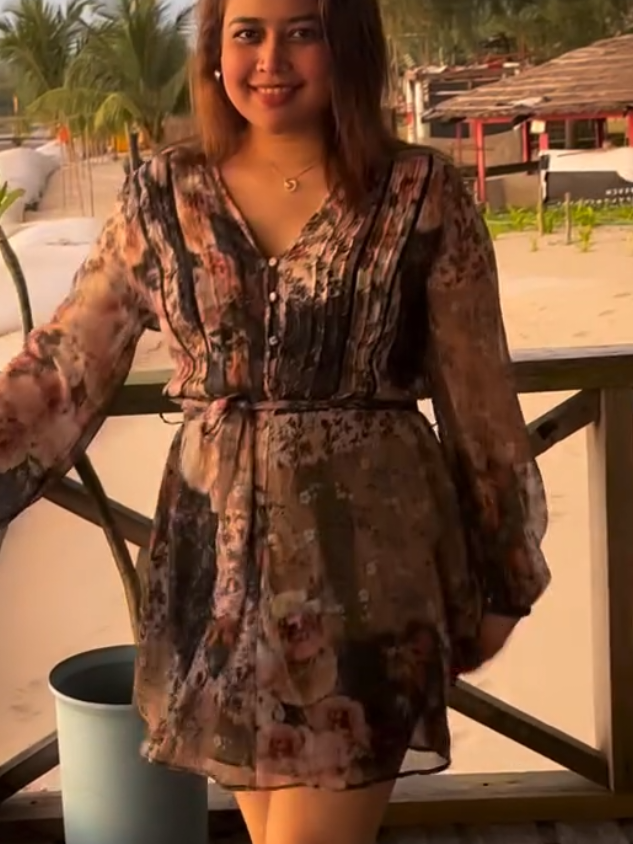 You can see me, but can't touch me unless..... 💋💋💋 #bangladesh🇧🇩 #beachvibes #beach #Love #sea 