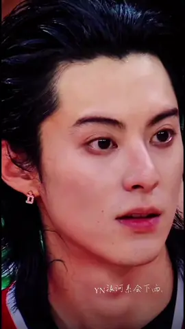 Tambah di zoom tambah bening😩😍 sampe tahi lalat pun nampak😁💜#dylanwang #nbacelebrity #chengdu #wanghedi王鹤棣 #coupledilu 