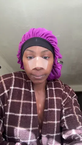 If you or kids have any bruises or scratches, this Vitamin E oil works wonders and feels so good on your skin 🙌🏾 it’s been a week since my injury after my boot collapsed and I’m almost back to 💯 I did my research and learned that Vitamin E is considered a skin vitamin because it is an antioxidant that not only acts as a cleaning agent but it reduces dark spots, improves dry skin, and reduces hyperpigmentation. I think I’m going to add it to my regular skin care routine ✨ #vitamineoil #dryskintips #scarhealingproducts #scarhealing #firstaidtips 