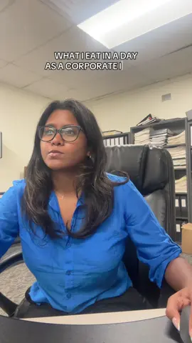 i was so locked in in the first clip😭😭😭  @KodiakCakes #whatieatinaday #food #FoodTok #intern #work 