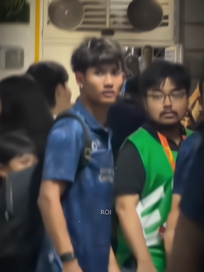 Bị đau phải i khập khiễng nh Bank vẫn nán lại chụp ảnh vs fan. Vào ngày 9/10 Bank sẽ góp mặt cùng ĐTQG TL ở vòng loại cúp Châu Á. Mong đó chỉ là tthuong nhẹ ! #pun #suphanat #punsuphanat #bankkkk10 #suphanatmuenta 