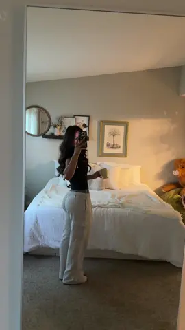 Safe to say hitting legs 3x a week pays off 🤭 #glutegrowth #gymgoals #gymgirl #fyp #gymprogress  @VQ FIT 