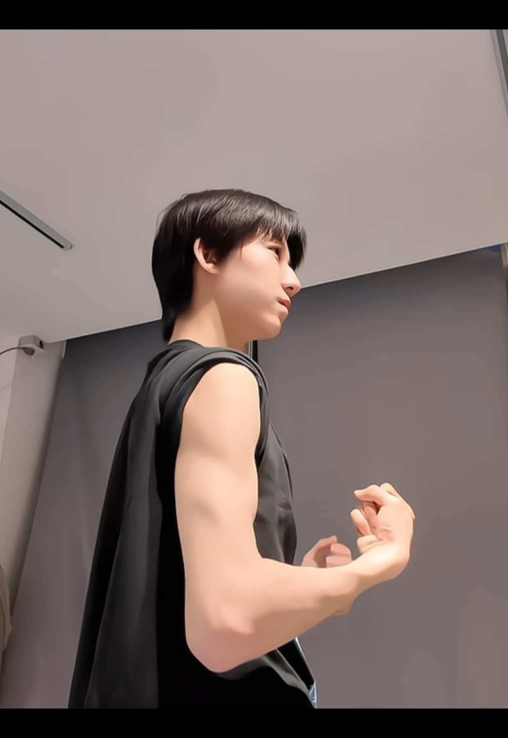 b for biceps 😮‍💨 #yangbowen #tffamily_4th_generation #TF家族 #tffamily🇨🇳💫 #fyp 