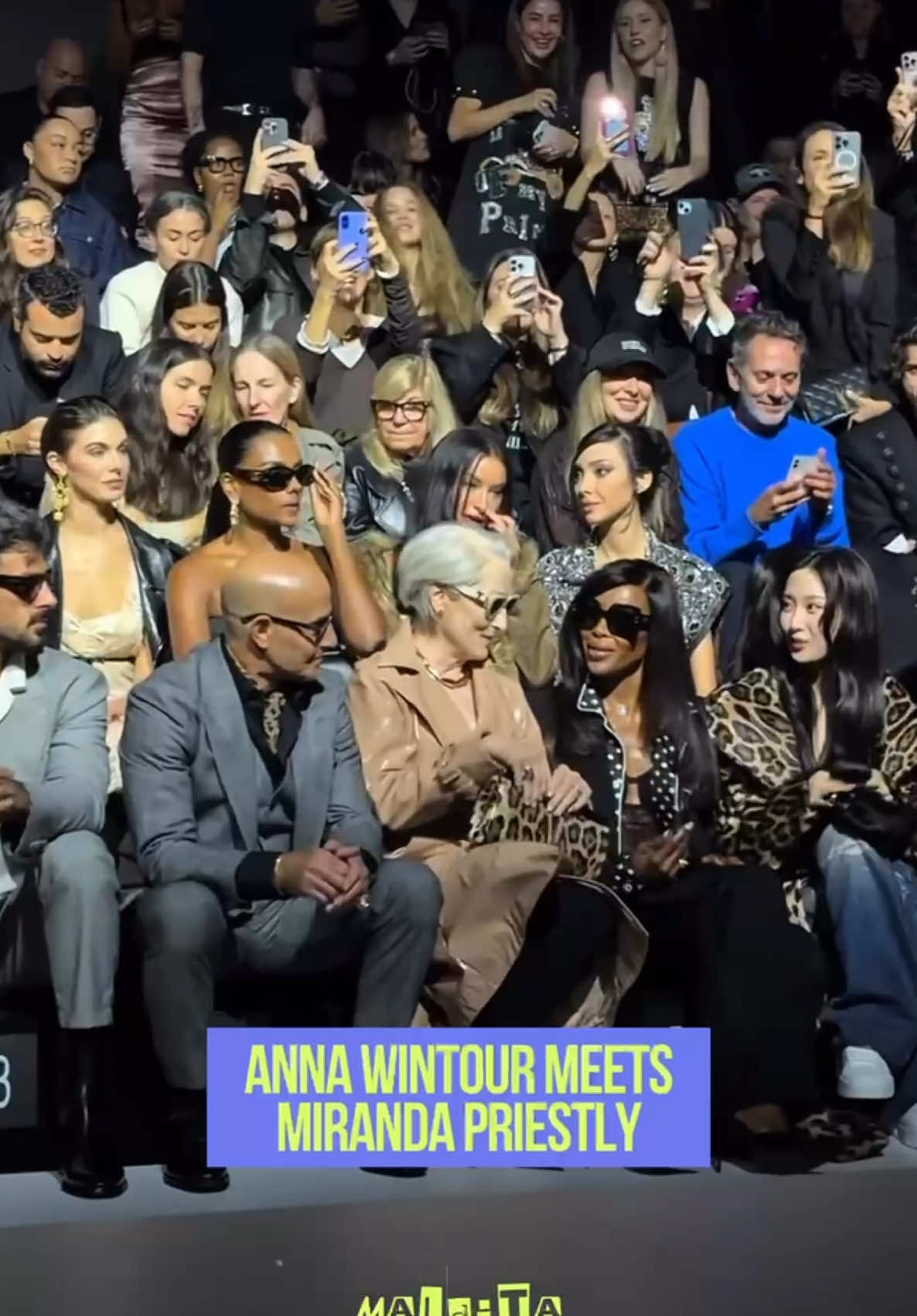 Miranda Priestly y Anna Wintour F2F en el front row de #dolcegabanna en #milanfashionweek Cc stylenotcom // harpersbazaar #FaceToFace #FashionIcons #MirandaPriestly #AnnaWintour #FrontRow #DolceGabbana #MilanFashionWeek #StyleBattle #FashionLegends #HauteCouture #FashionWeekVibes #IconicMoments #LuxuryFashion #FashionObsessed #ChicAndFierce