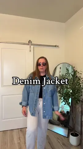 The perfect denim jacket #fallfashion #denimjacket #momootd #fallootd #cozystyle 