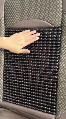 Lót ghế hạt gỗ xe ô tô #quyentienich #lotgheoto #lotghehatgo 
