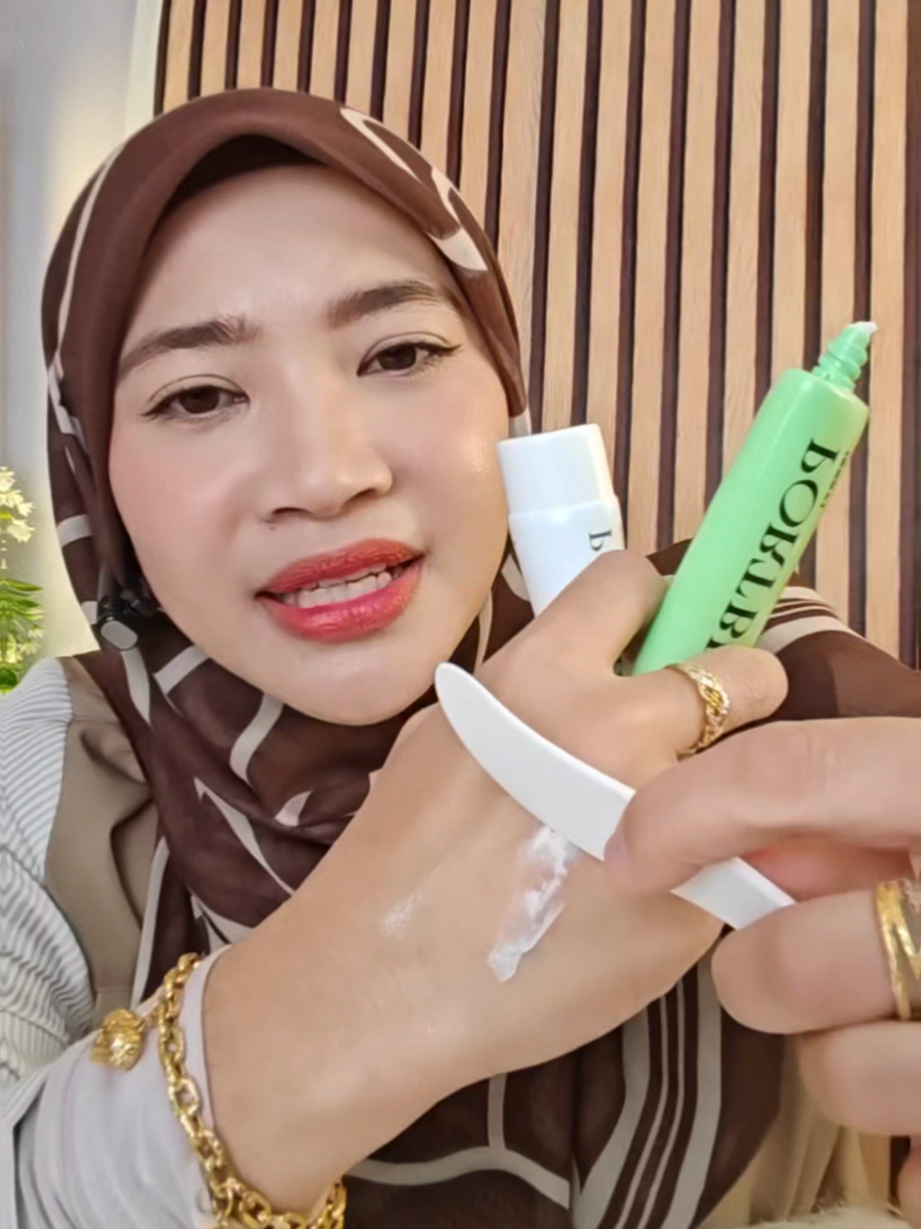 Replying to @arthahidayah Langsung tak pedih, kulit jadi licin je...😍😍 #krimbuangbulu #hairremovalcream #buangbulu #hairremoval #portbuddy 
