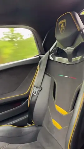 ÉVOLUTION PERFORMANCE ÉLÉGANCE CARISME 🈵🈹#Lamborghini #huracanevo #Lifestyle #luxury  