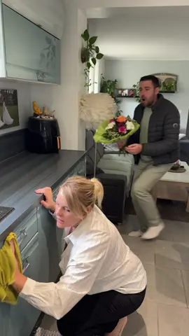 Je pence toujours à l’anniversaire de mariage 💒 !!🤣🤣