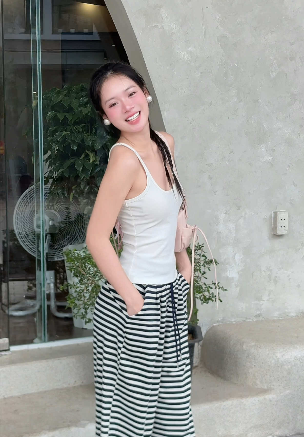 Áo basic dễ mang lắm mấy bà ui