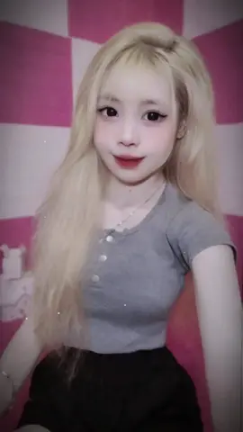Bị trùng 1 ảnh nha 