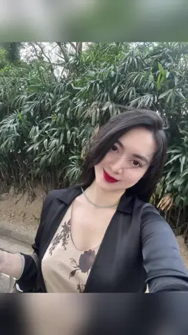 Có những lúc em buồn, một mình đợi ai? #Phương #tiktok 