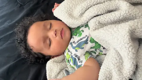 😂🤣🫶🏼  #babiesoftiktok #sleep 