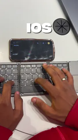 Convierte cualquier lugar en tu oficina con el Teclado portátil plegable Bluetooth. RD$1,995.00, ideal para trabajar o estudiar sin importar dónde estés. Su diseño compacto y ligero lo hace perfecto para llevar en la mochila o bolso. 📍 C. Horacio Blanco Fombona No. 24 📲 WhatsApp: 809-846-7096 💳 Aceptamos efectivo, tarjetas, transferencias, links de pago, Paypal y financiamiento. #portatilshop #fyp #viral #teclado 