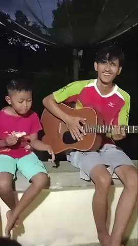 Look at lil bro #lilbro #brainrot #brainrotrap #rap #tungtungtungsahur