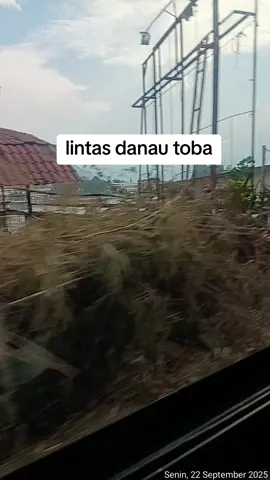 numpang lewat danau toba  #laketoba #danautoba #fyp 