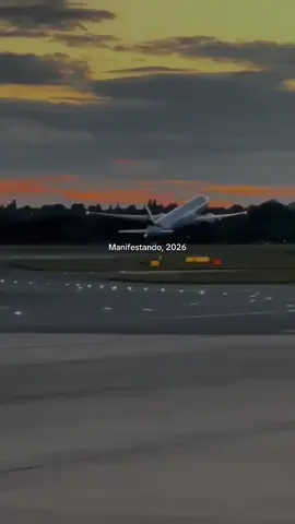 Aeropuertos, pasillos infinitos y aviones despegando... ✈️ porque lo único que quiero para el 2026 es más viajes, más libertad y más oportunidades de descubrirme a mí misma en cada destino. 🌏✨ #viajesporelmundo #paratiiiiiiiiiiiiiiiiiiiiiiiiiiiiiii  #LIVEIncentiveProgram #LIVEwithlowfollowers #PaidPartnership 