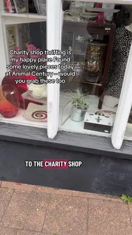 #CharityShopFinds #ThriftTok #ThriftingUK #HiddenGems I did buy something from this shop ..what do you think I bought