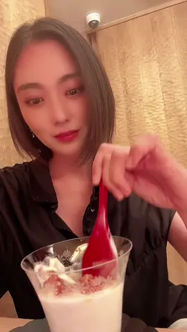 久々の食べてるシリーズ✨ 秋のいちじくパフェ美味しかった♡#いちじく#パフェ#食べてる動画 